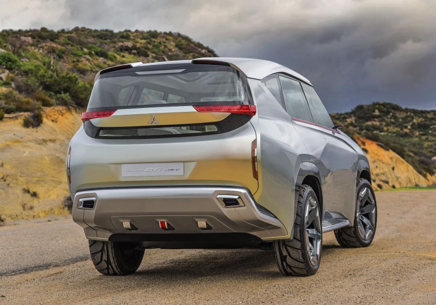  Mitsubishi Concept GC-PHEV 2015 года  (фото 12 из 31)